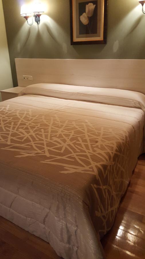 Aparta-Hotel Puertolas Escuer Eksteriør bilde