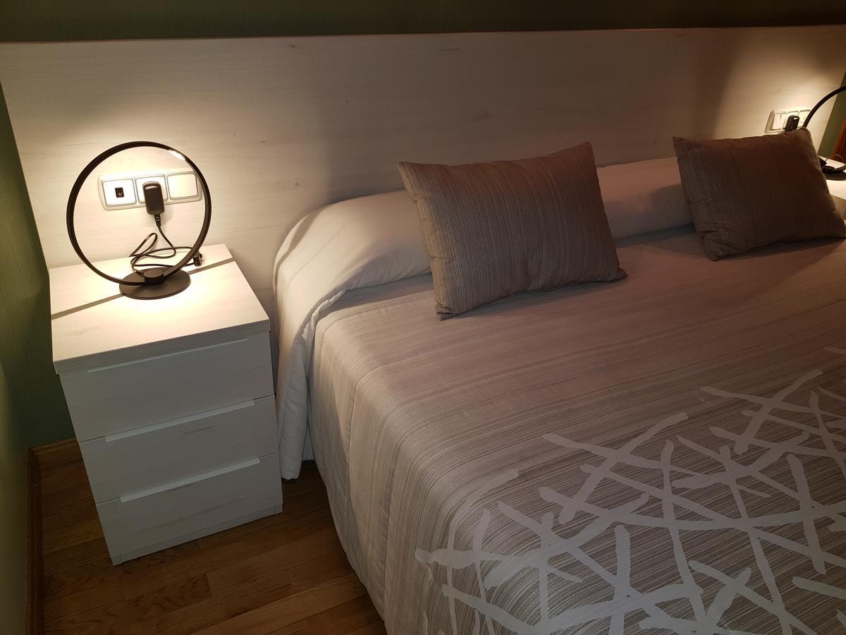 Aparta-Hotel Puertolas Escuer Eksteriør bilde