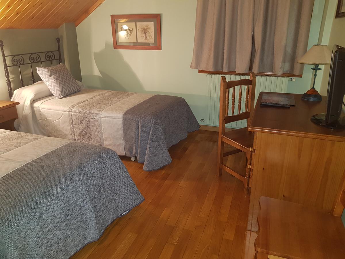 Aparta-Hotel Puertolas Escuer Eksteriør bilde